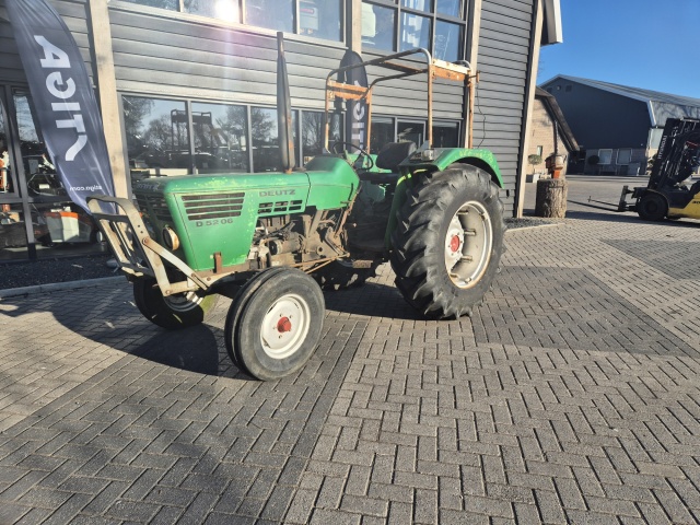 DEUTZ D5206 tractor met 52 pk