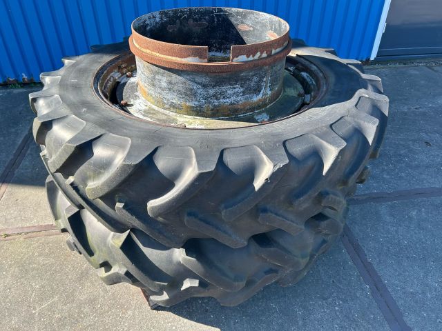Dubbele wielen Michelin 13.6R38+haken