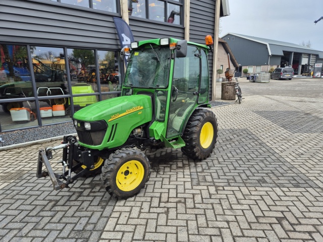 John Deere 2520 minitrekker met fronthef