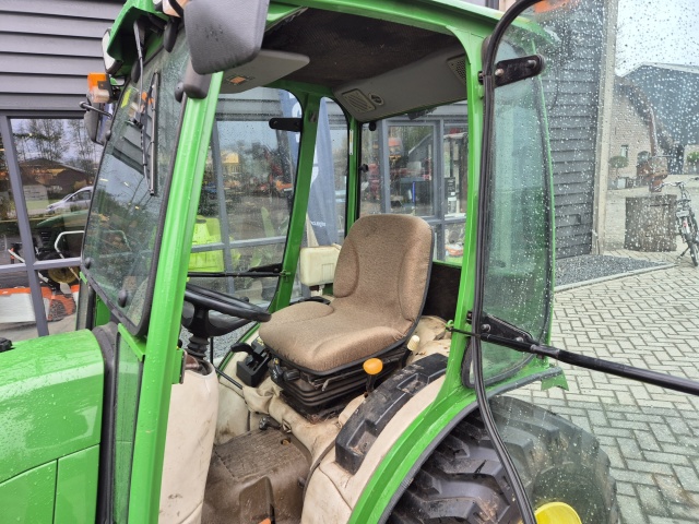 John Deere 2520 minitrekker met fronthef