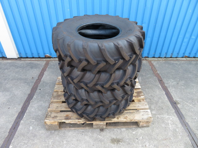Banden 10.0/75R15.3 met binnenband