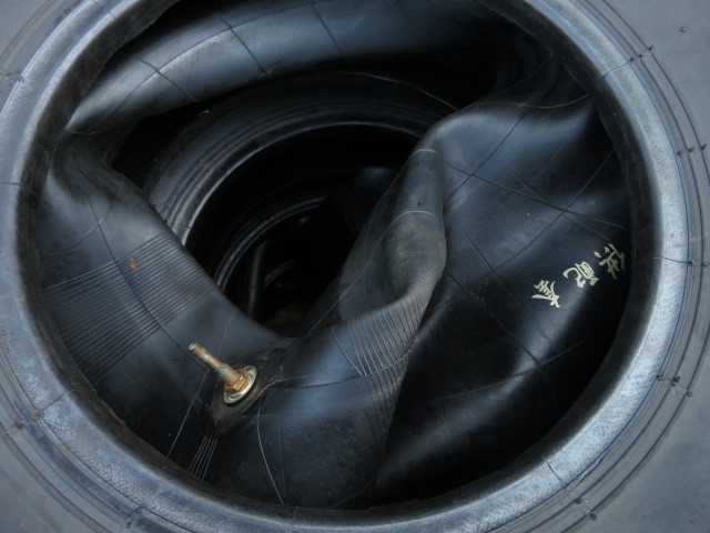 Banden 10.0/75R15.3 met binnenband