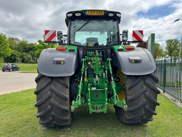 John Deere 6R 195