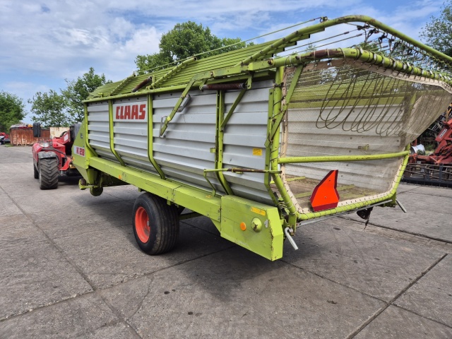 Claas opraapwagen