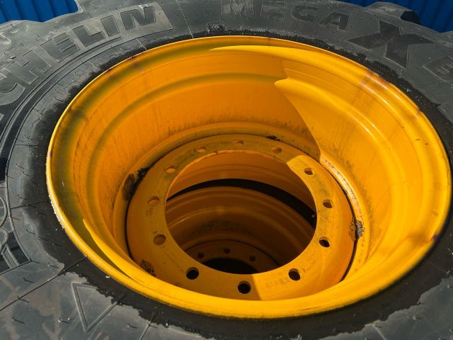 Michelin 620/75R26 op JCB 12 gaats velg