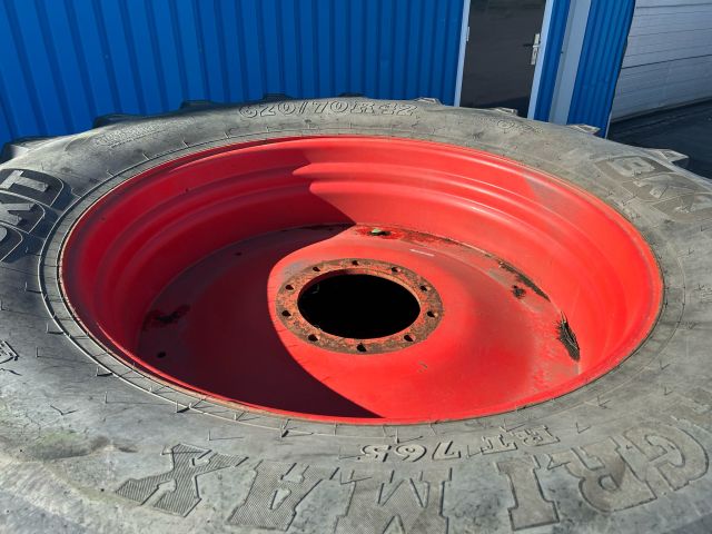 BKT Agrimax 620/70R42 op Fendt velg