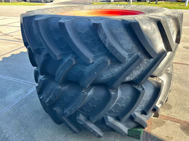 BKT Agrimax 620/70R42 op Fendt velg