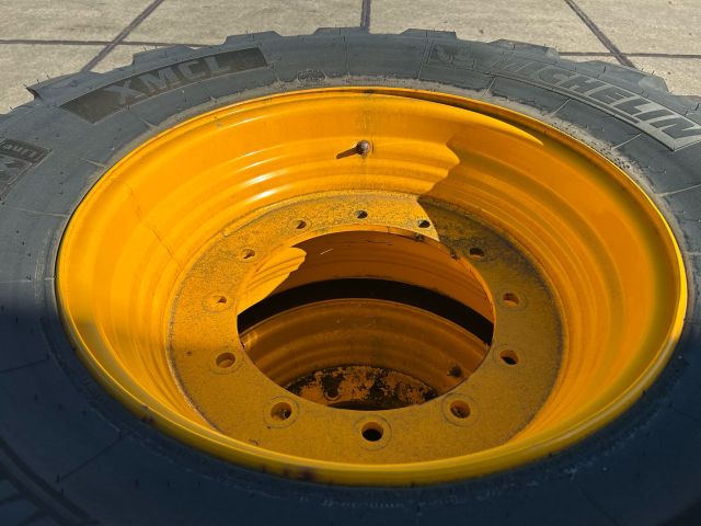 Michelin 480/80R26 op 12g JCB velgen