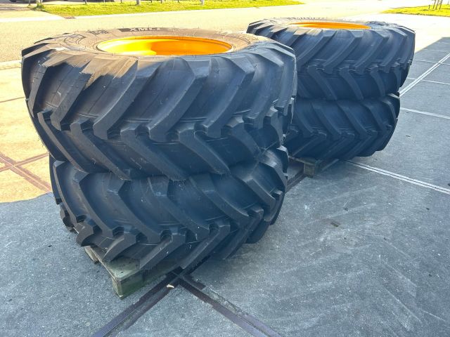 Michelin 480/80R26 op 12g JCB velgen