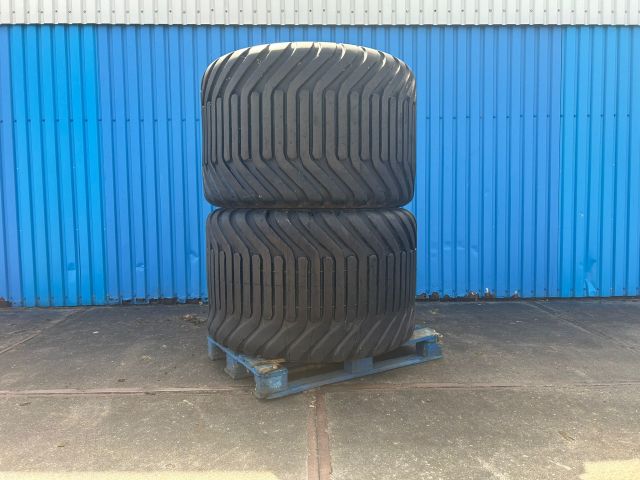 2x Altura Flotation 800/45R26.5 Banden