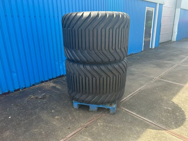 2x Altura Flotation 800/45R26.5 Banden