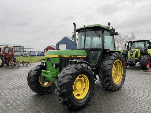 John Deere 2650 met kruipbak