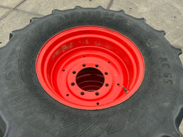 Mitas 480/65R24 op 8 gaats Fendt velgen