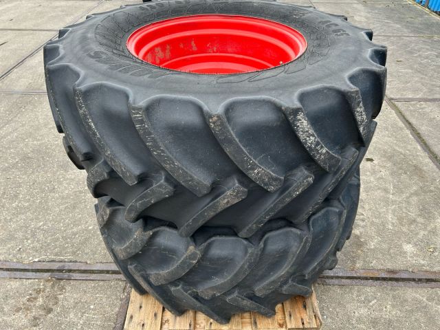 Mitas 480/65R24 op 8 gaats Fendt velgen