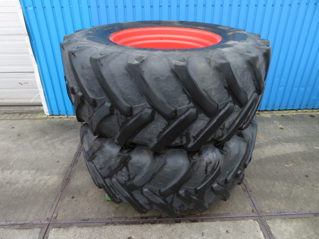 BKT 710/70R38 op 10 gaats Fendt velgen