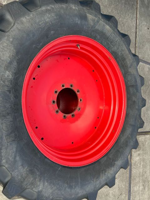BKT Agrimax 540/65R30 & 650/65R42