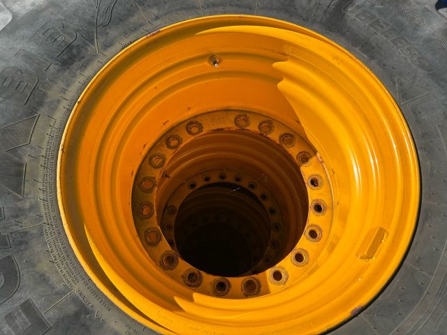 Michelin 620/75R26 op JCB 19 gaats velg