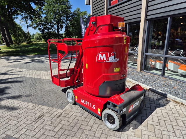 Nieuwe Magni hoogwerker 11,2 m