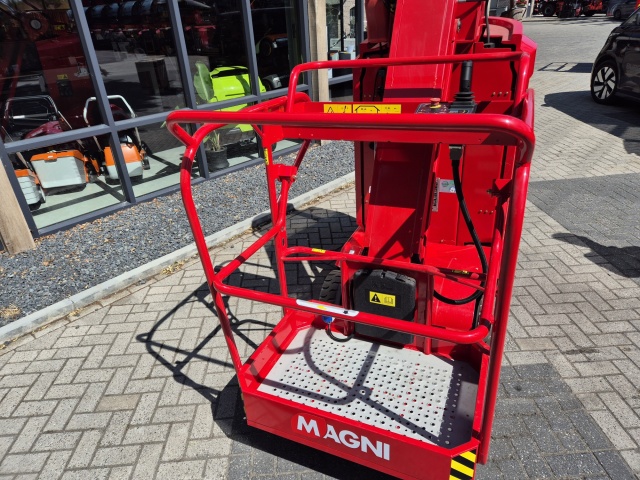 Nieuwe Magni hoogwerker 11,2 m