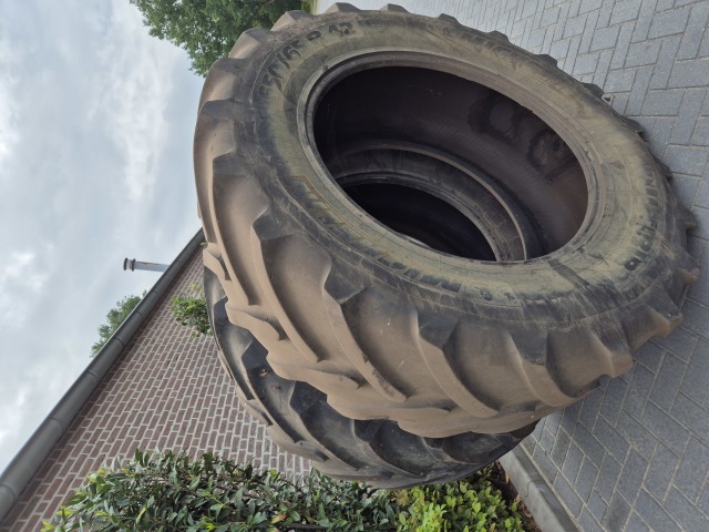 650/65R42