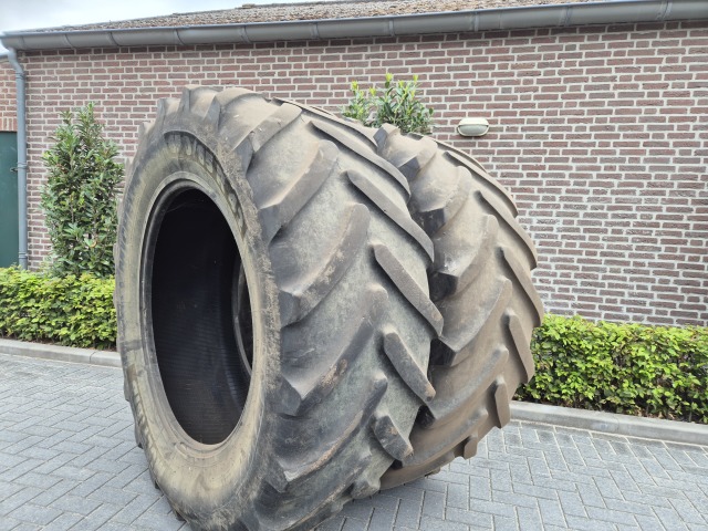650/65R42