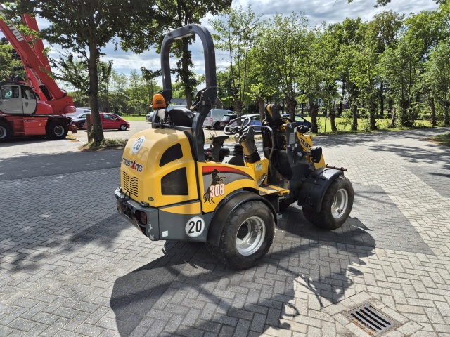 MUSTANG AL306 minishovel