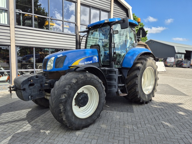 NEW HOLLAND T6080 tractor met 155 pk