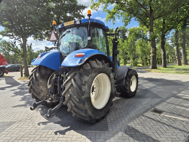 NEW HOLLAND T6080 tractor met 155 pk