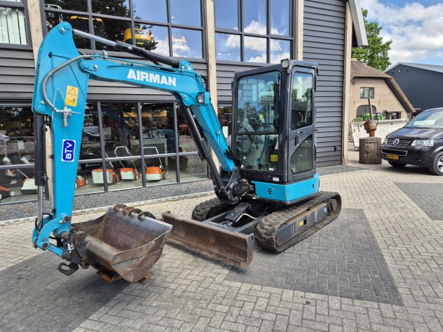 AIRMANN AX33U midigraver 3510 kgs