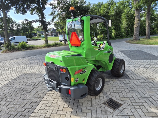 AVANT 735i knikshovel gewicht 1800 kgs