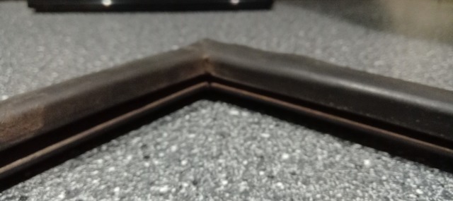 Gezocht: ruitrubber Intrac 2003 rechts