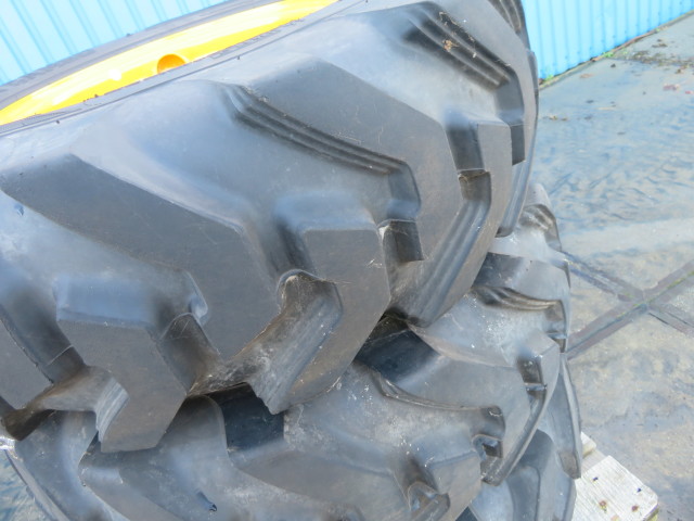 Camso 12.5/80-18 JCB 8 gaats