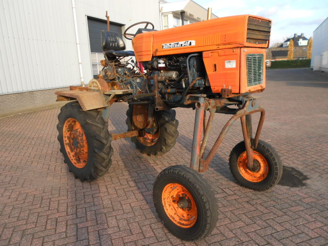 universal 640 portaal tractor