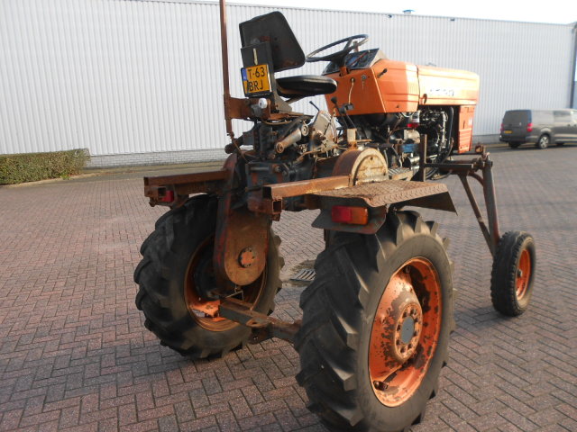 universal 640 portaal tractor
