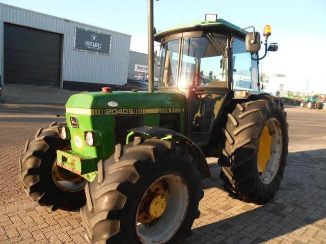 john deere 2040 s